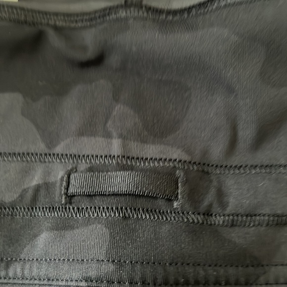 Lulu Lemon align 23 black camouflage leggings with pockets - Picture 8 of 8